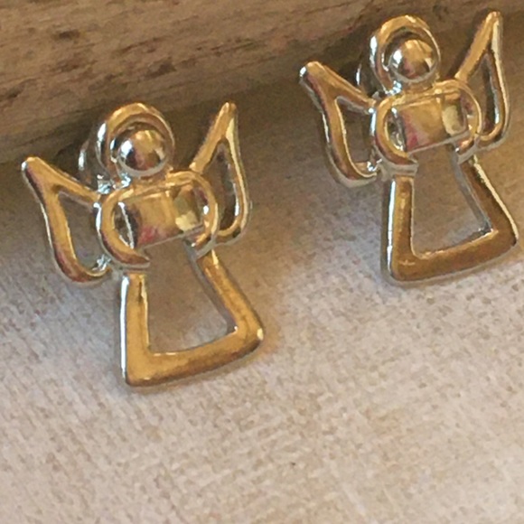 🎈Sale 🎈2 for $10 NWOT silver (color) cut out angel’s post earrings - Picture 3 of 6